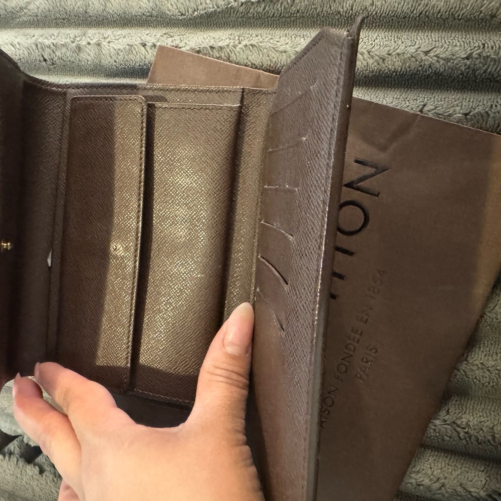Louis Vuitton Brown and Tan Checkered Wallet - Picture 7 of 9